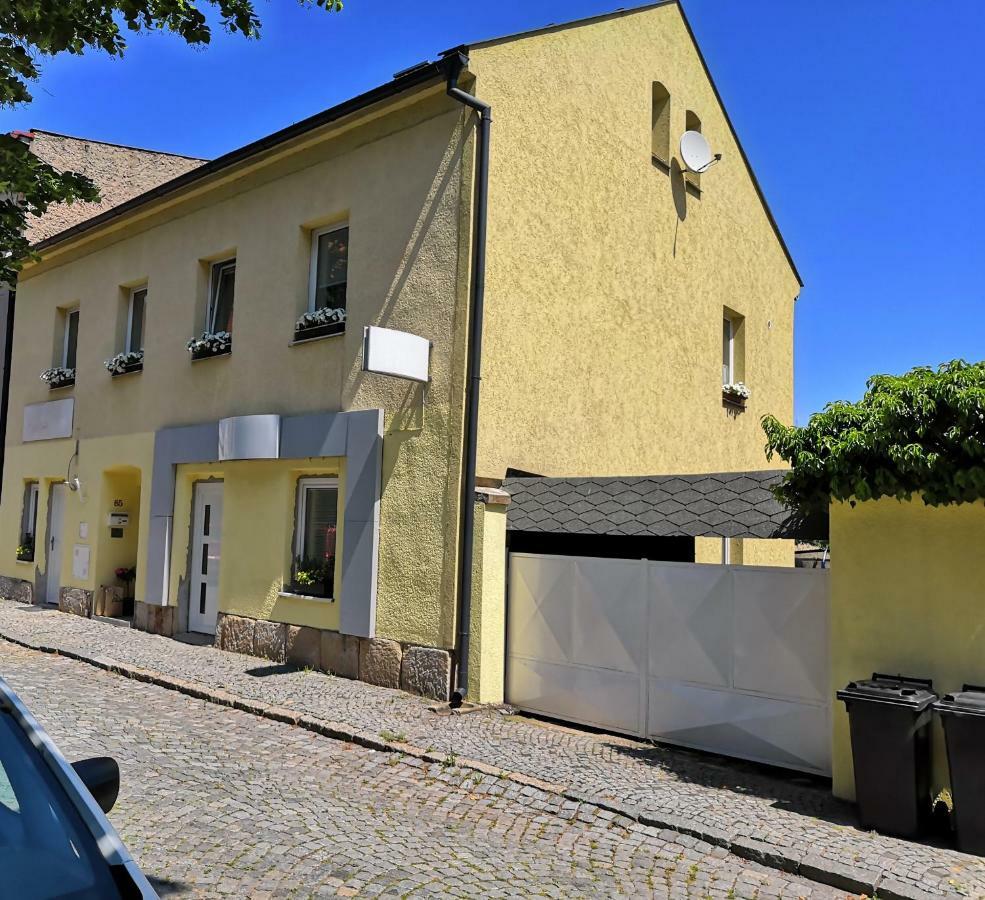 Slo. Apartments Bakov nad Jizerou Exterior photo